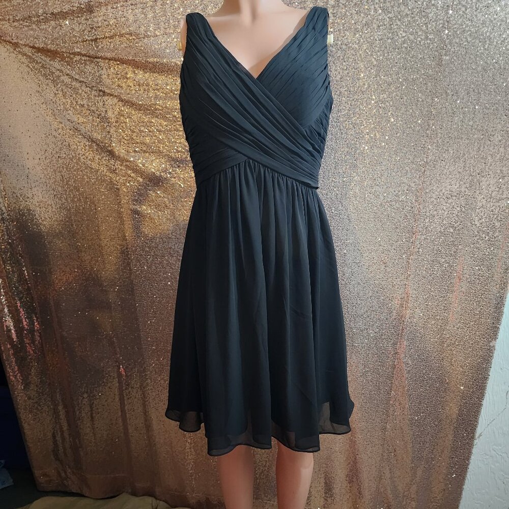 Black Dress. Formal: Wedding, Prom, Homecoming.